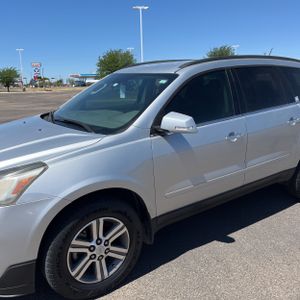 CHEVROLET TRAVERSE LT - 2