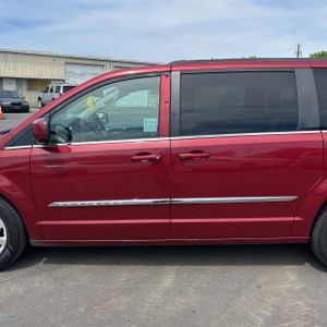 CHRYSLER TOWN AND COUNTRY TOURING - 4