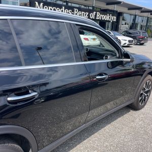2025 Mercedes-BENZ GLC thumbnail 11
