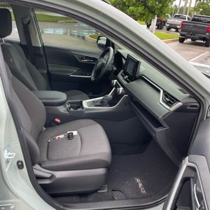 صورة 32 لـ 2021 Toyota RAV4 HYBRID XLE