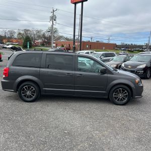 DODGE GRAND CARAVAN R/T - 10