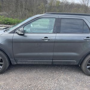 FORD EXPLORER XLT - 4