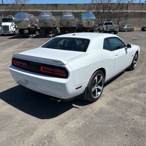DODGE CHALLENGER SRT8 392 - 8
