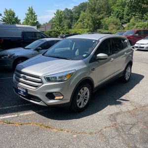 FORD ESCAPE SE - 1