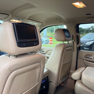 2010 Cadillac ESCALADE BASE — миниатюра 37