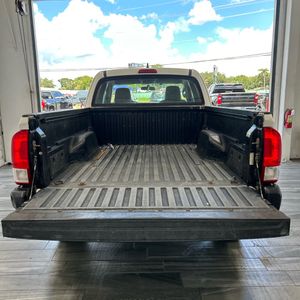 صورة 40 لـ 2017 Toyota TACOMA SR