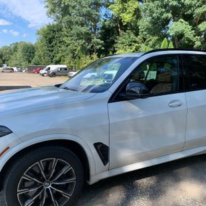 2024 BMW X5 M60I 照片 2
