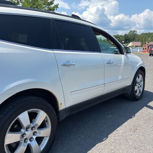 2014 Chevrolet TRAVERSE LTZ photo 9