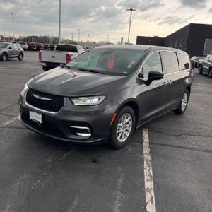 CHRYSLER PACIFICA TOURING L - 1