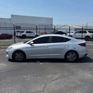 صورة 3 لـ 2020 Hyundai ELANTRA SEL