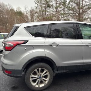 FORD ESCAPE SE - 9