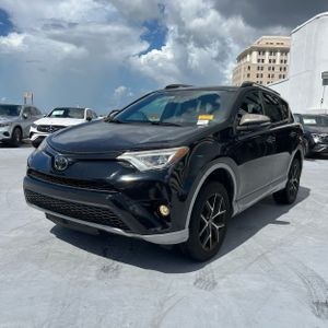 2018 Toyota RAV4 SE — фото 1