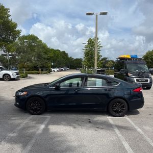 FORD FUSION SE - 3