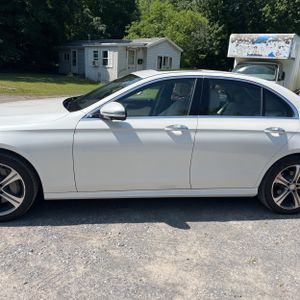 صورة 4 لـ 2017 Mercedes-BENZ E-CLASS