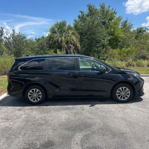 2025 Toyota SIENNA LE 8-PASSENGER 照片 10