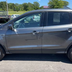 صورة 4 لـ 2015 FORD ESCAPE SE