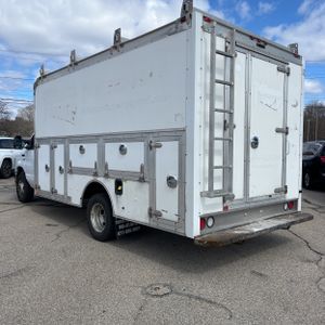 FORD E-350 CUTAWAY - 5