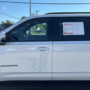 CHEVROLET SUBURBAN - 4