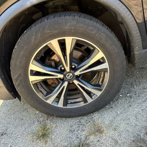 2017 Nissan ROGUE SL 照片 17