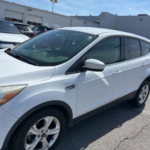 FORD ESCAPE SE - 2
