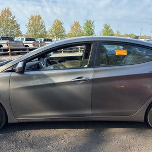 HYUNDAI ELANTRA GLS - 4