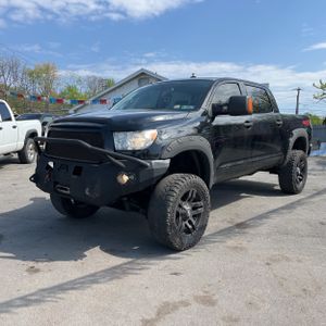 TOYOTA TUNDRA - 1