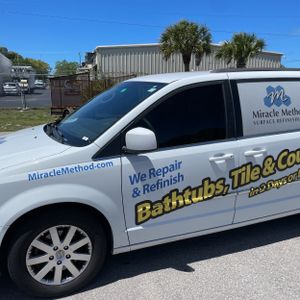 CHRYSLER TOWN AND COUNTRY TOURING - 2