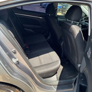 2019 Hyundai ELANTRA SEL — миниатюра 35