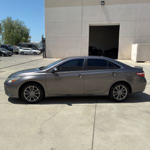 2017 Toyota CAMRY SE — фото 3