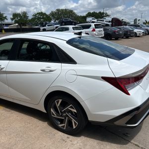 HYUNDAI ELANTRA SEL CONVENIENCE - 6