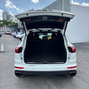 صورة 42 لـ 2016 Porsche CAYENNE BASE