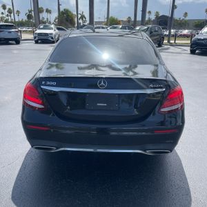2019 Mercedes-BENZ E-CLASS photo 7