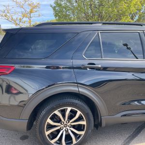 FORD EXPLORER ST - 9