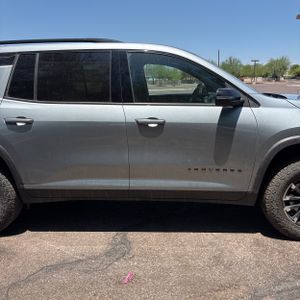 2025 Chevrolet TRAVERSE Z71 — миниатюра 11