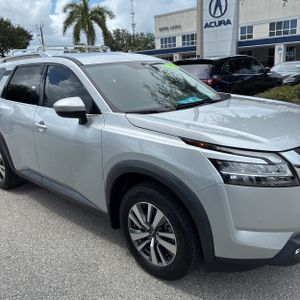 2022 Nissan PATHFINDER SL — фото 12