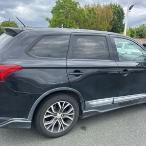 MITSUBISHI OUTLANDER ES - 9