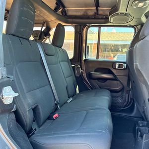 صورة 35 لـ 2018 JEEP WRANGLER UNLIMITED SAHARA