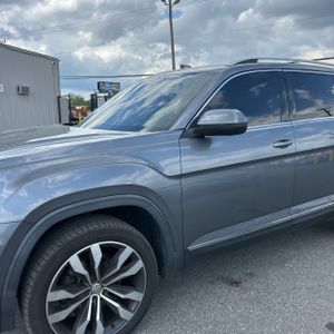 Volkswagen Atlas V6 SEL Premium 4Motion - 2