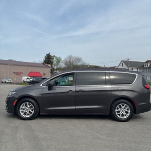 CHRYSLER PACIFICA TOURING L - 2