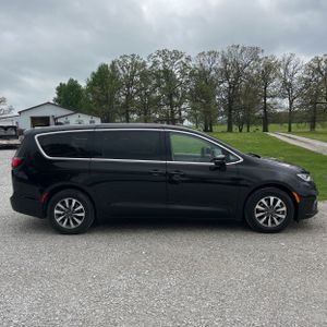 CHRYSLER PACIFICA HYBRID SELECT - 10