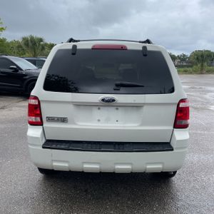 FORD ESCAPE XLT - 7