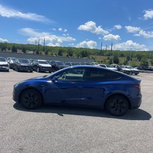 TESLA MODEL Y LONG RANGE - 3