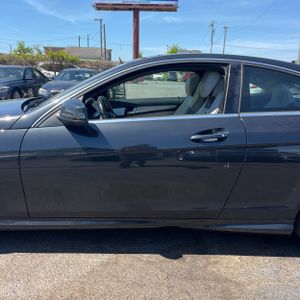 MERCEDES-BENZ C-CLASS - 4