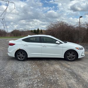 HYUNDAI ELANTRA VALUE EDITION - 10
