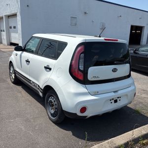 2017 KIA SOUL + — фото 4