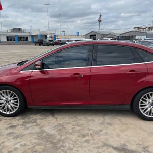 FORD FOCUS TITANIUM - 4