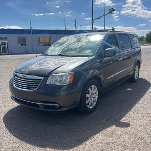 CHRYSLER TOWN AND COUNTRY TOURING - 1