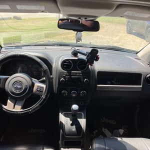 2017 JEEP COMPASS 75TH ANNIVERSARY EDITION — миниатюра 37