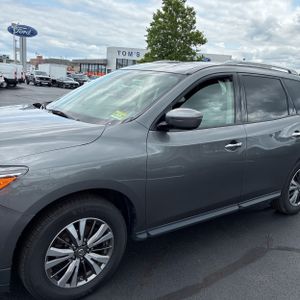 2019 Nissan PATHFINDER SV 照片 2