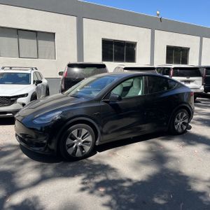 TESLA MODEL Y LONG RANGE - 3